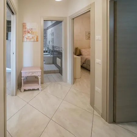 Aurelia Apartment