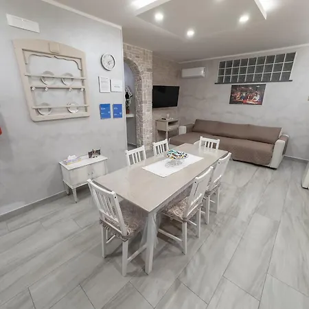 Aurelia Apartment *