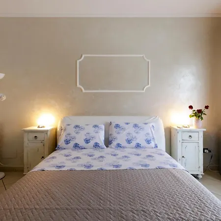 Aurelia Apartment *